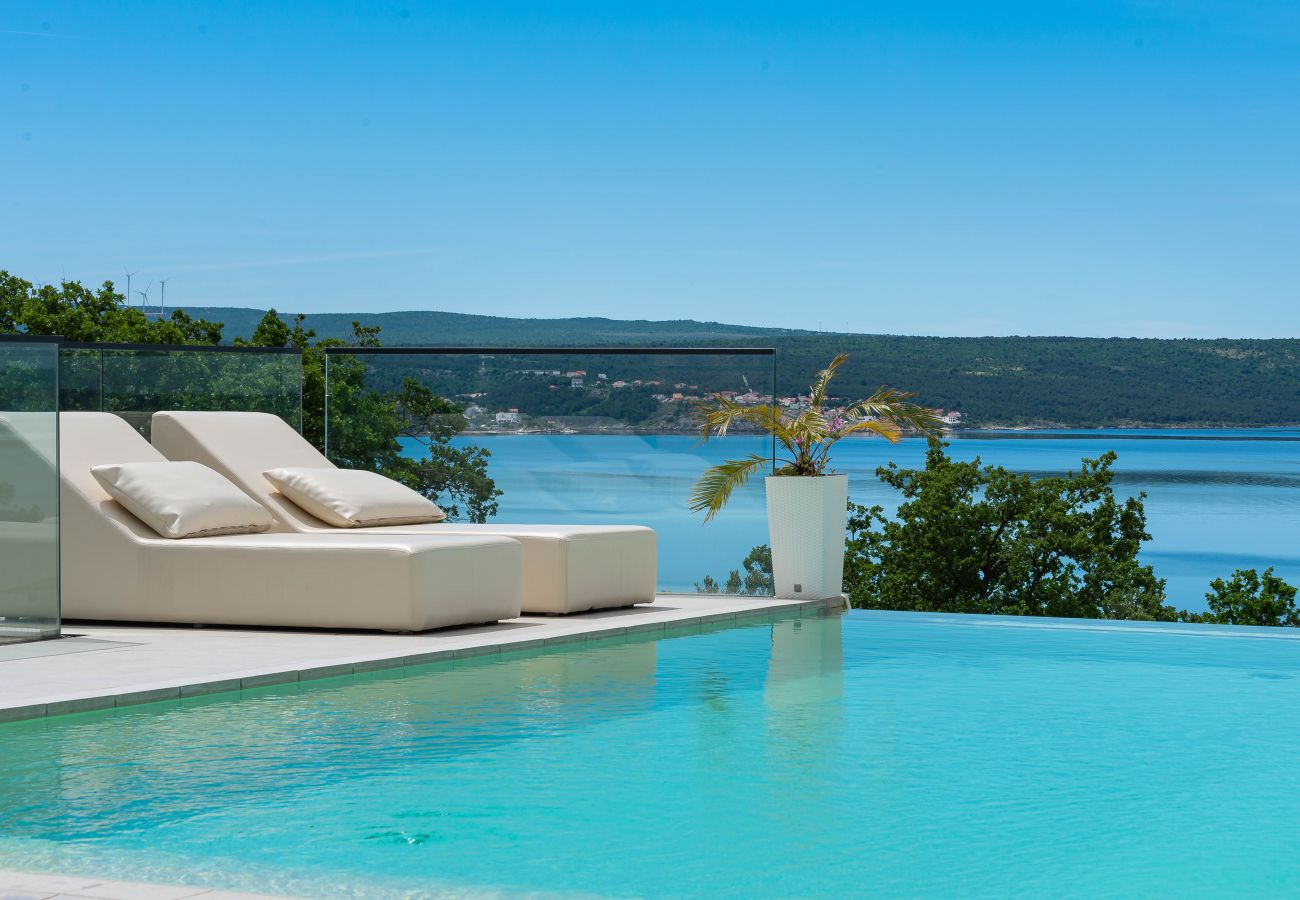 Villa in Maslenica - Villa Michelle mit Infinity-Pool