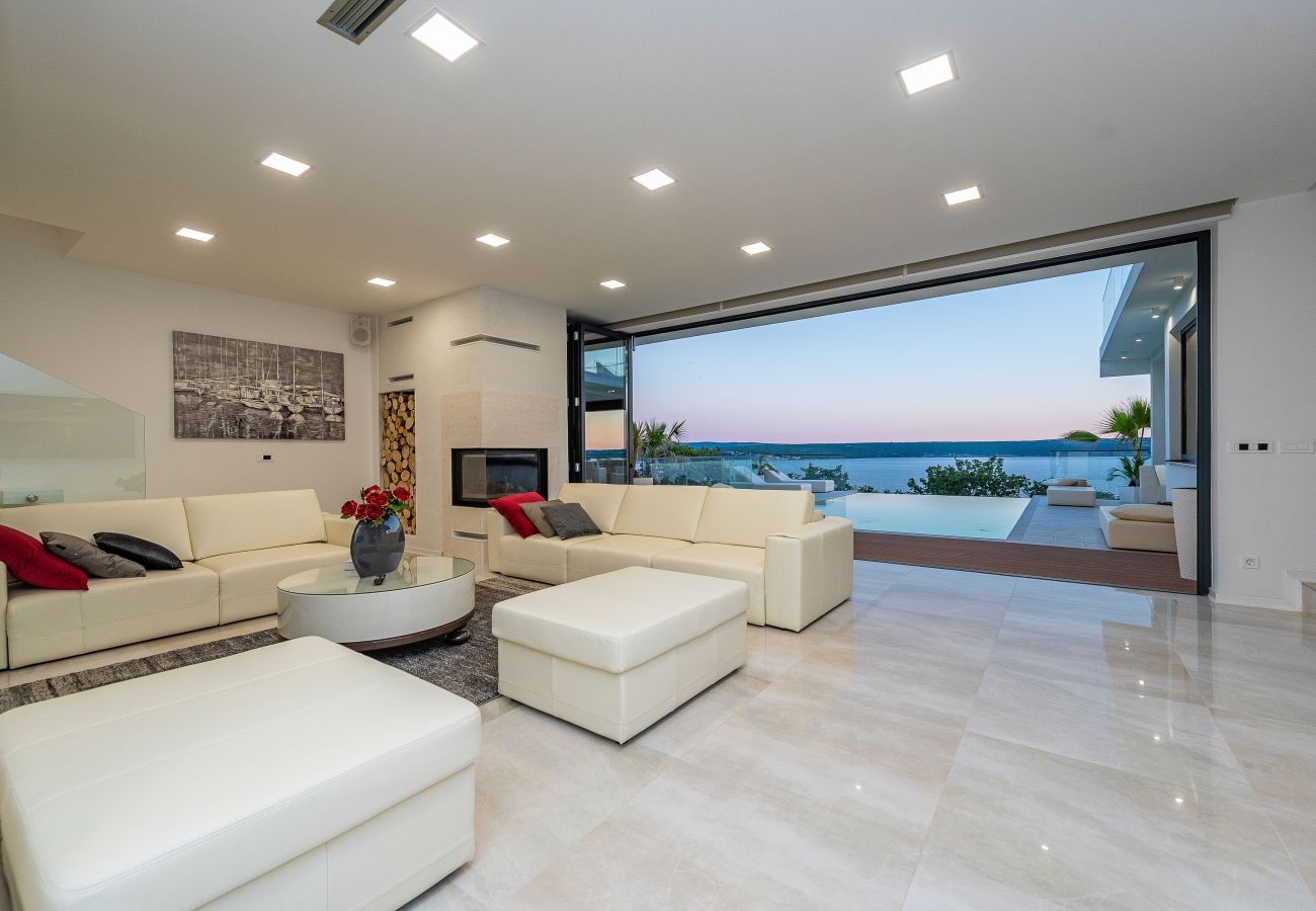 Villa in Maslenica - Villa Michelle mit Infinity-Pool