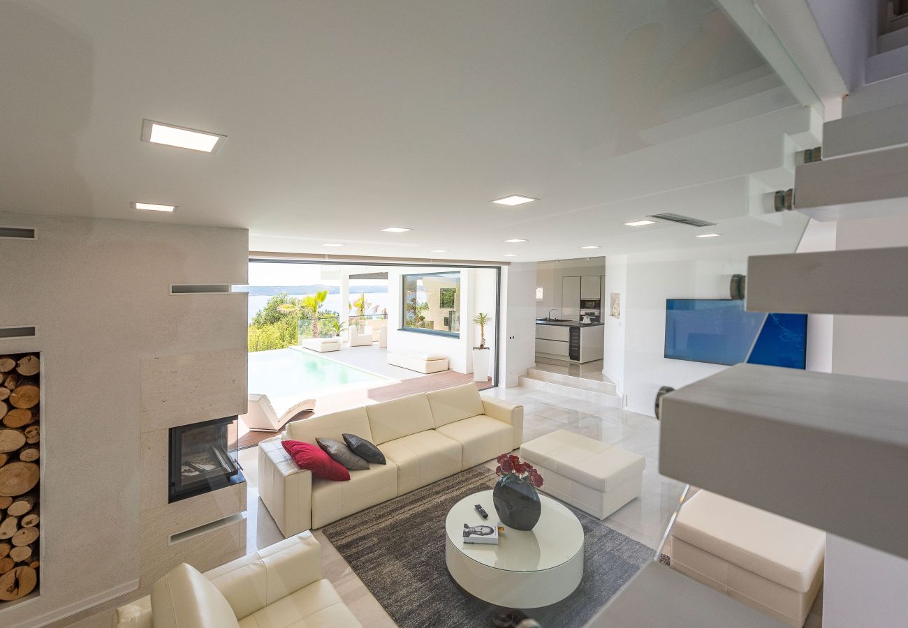 Villa in Maslenica - Villa Michelle mit Infinity-Pool