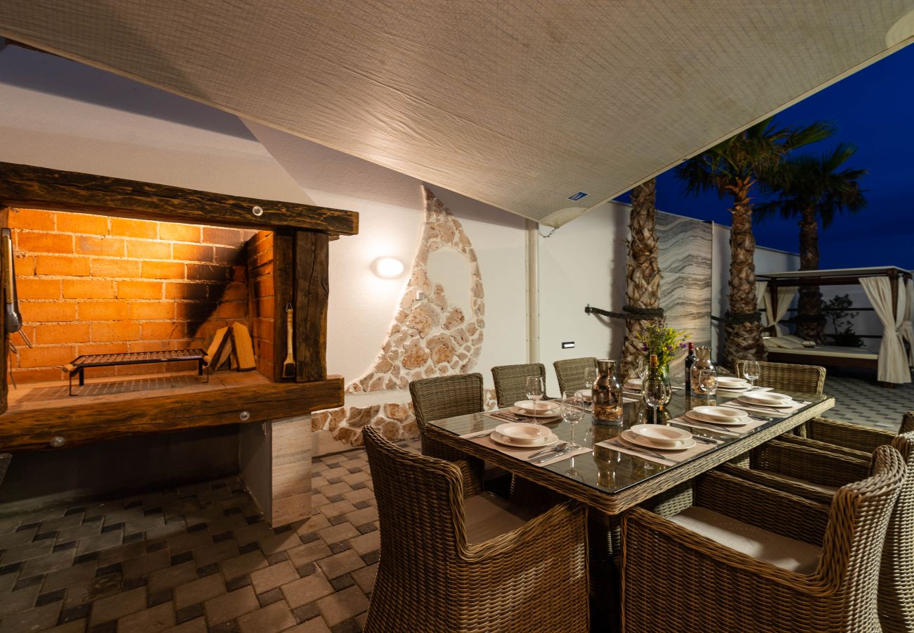 Villa in Maslenica - Villa Michelle mit Infinity-Pool