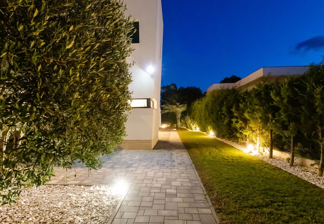 Villa in Vir - Villa Positiva mit beheiztem Pool