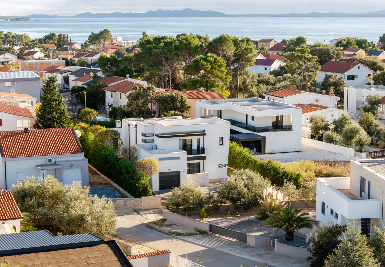 Villa in Vir - Villa Positiva mit beheiztem Pool