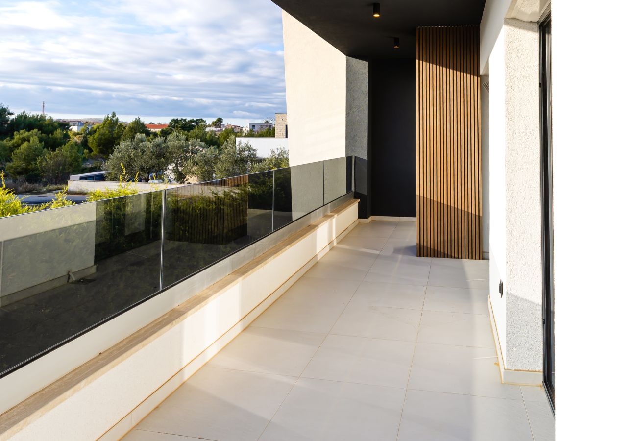 Villa in Vir - Villa Positiva mit beheiztem Pool