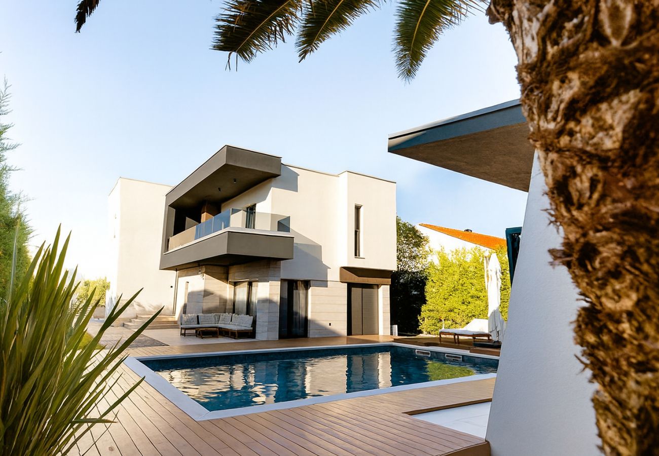 Villa in Vir - Villa Positiva mit beheiztem Pool