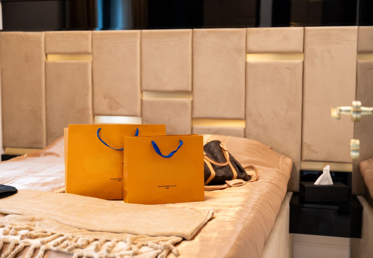 Villa in Zadar - Luxuriöses Anwesen in Matos mit beheiztem Pool