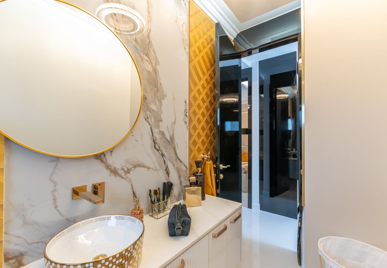 Villa in Zadar - Luxuriöses Anwesen in Matos mit beheiztem Pool