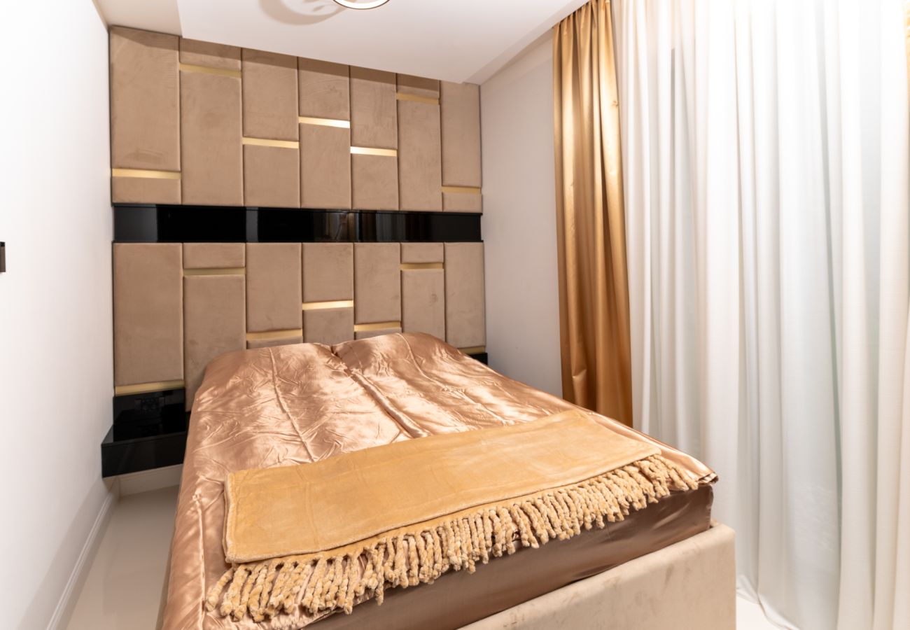 Villa in Zadar - Luxuriöses Anwesen in Matos mit beheiztem Pool