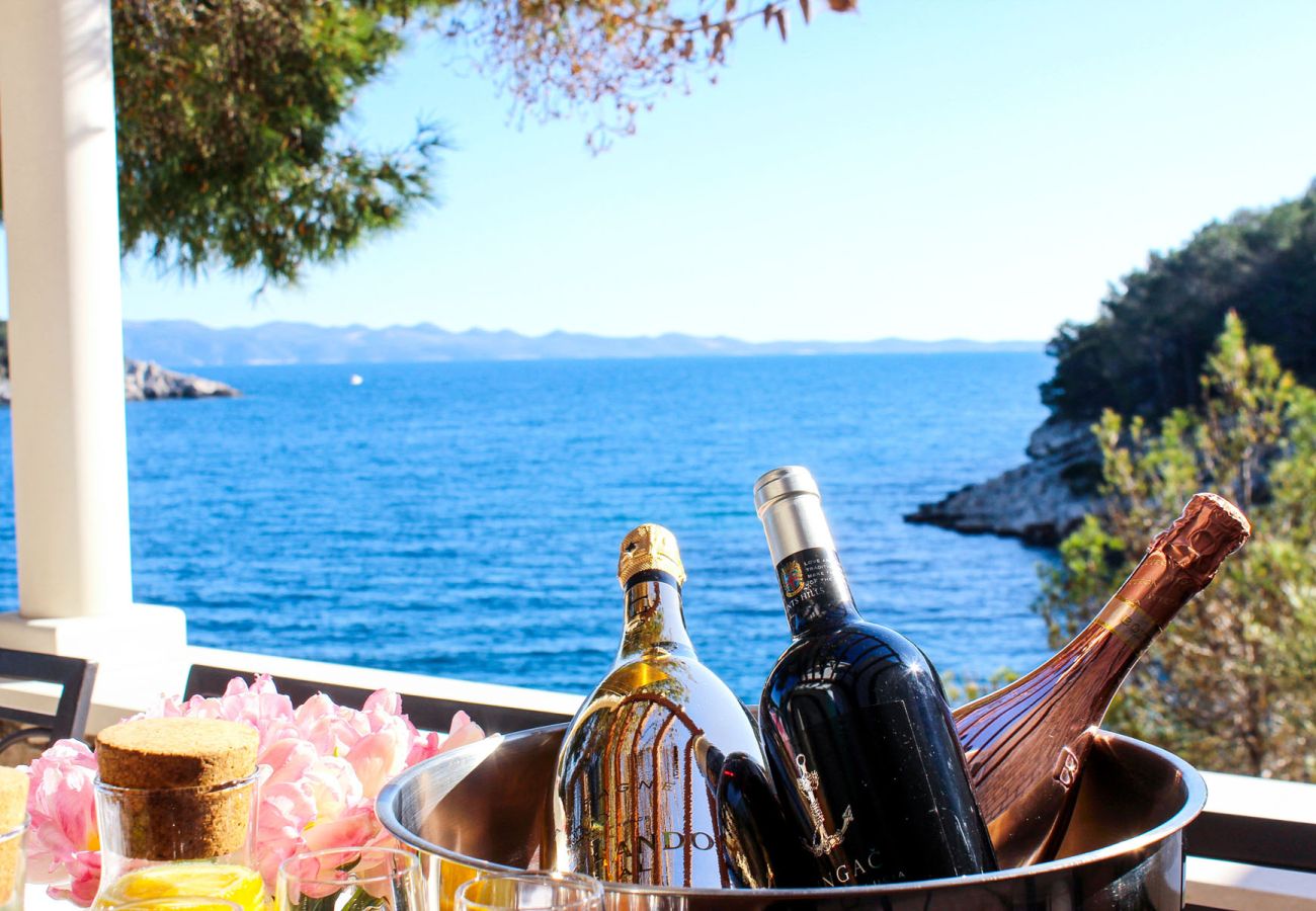 Villa in Milna - Villa Marella am Meer