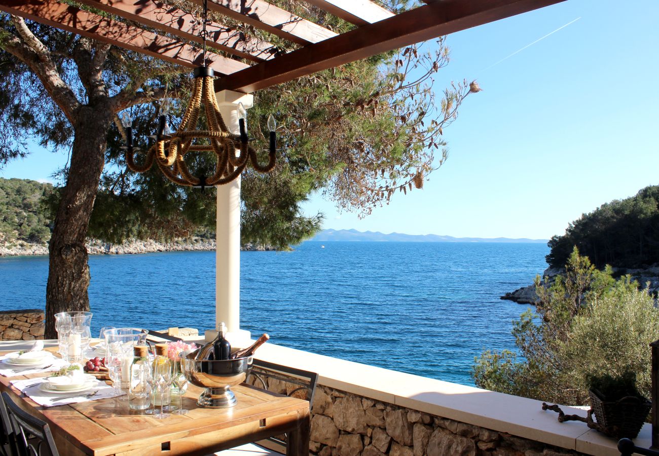 Villa in Milna - Villa Marella am Meer