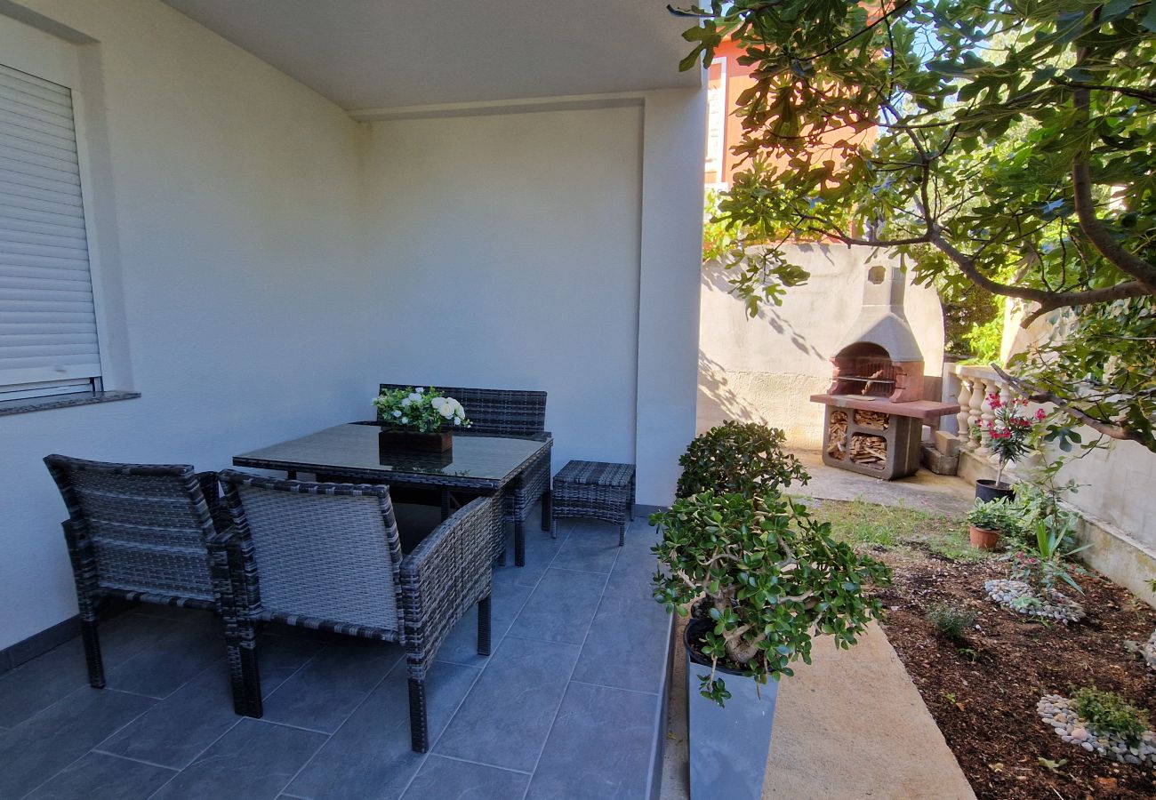 Ferienwohnung in Vir - Apartment Perla