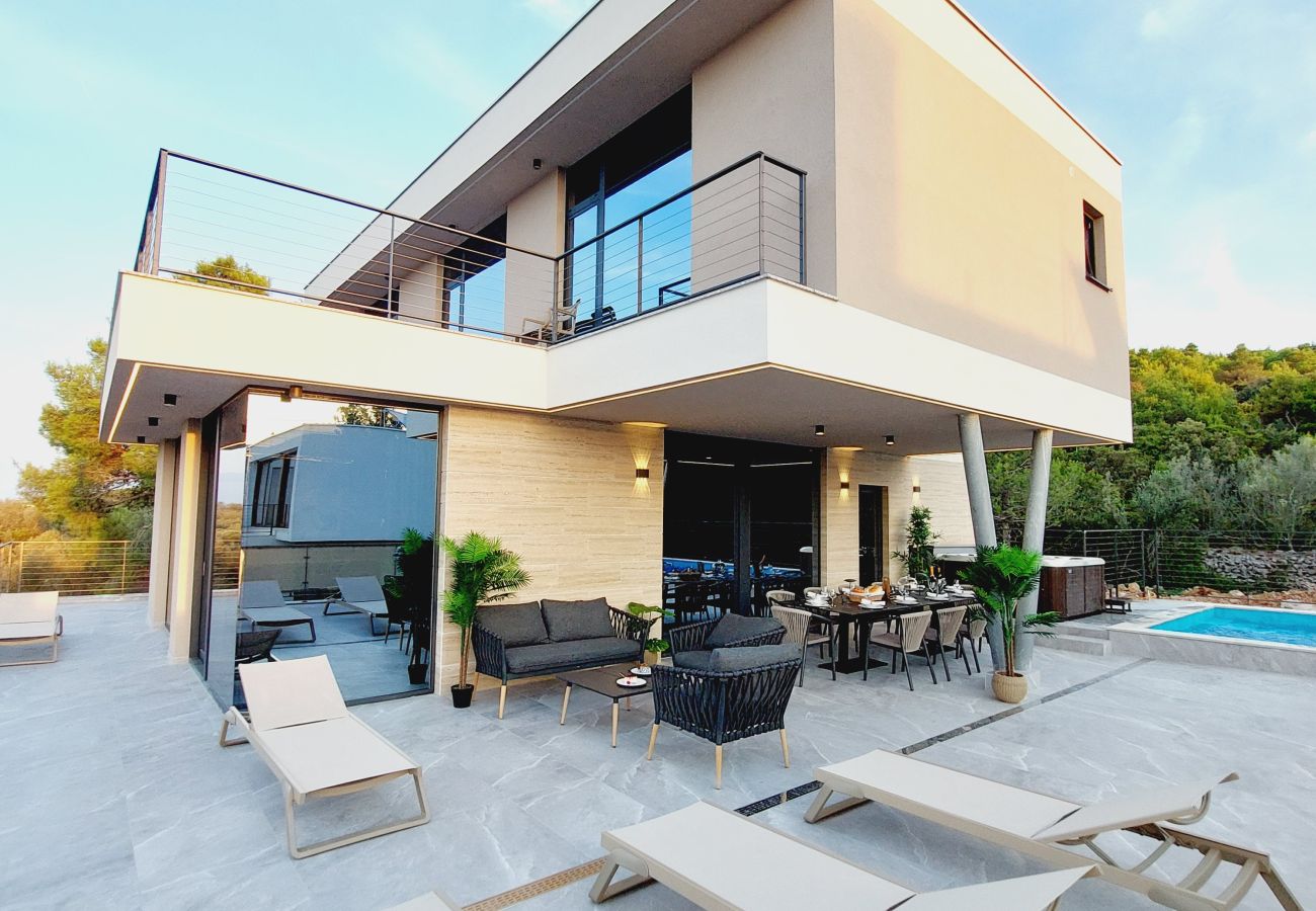 Villa in Ždrelac - Deluxe Villa Supreme Pašman mit beheiztem Pool