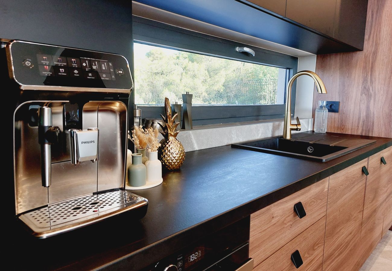 Villa in Ždrelac - Deluxe Villa Supreme Pašman mit beheiztem Pool