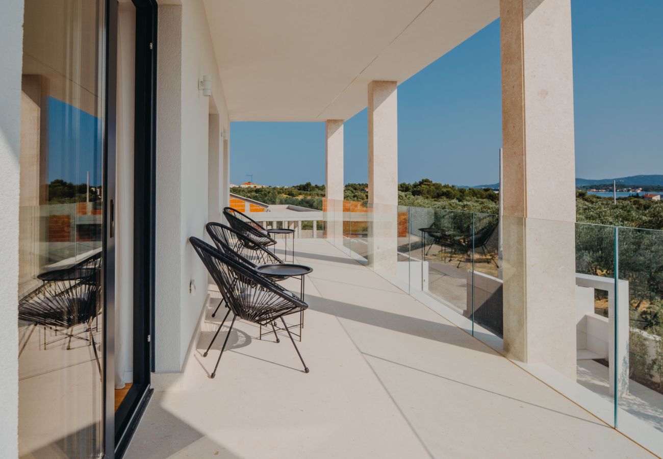 Villa in Turanj - Meerblick Villa Turnea