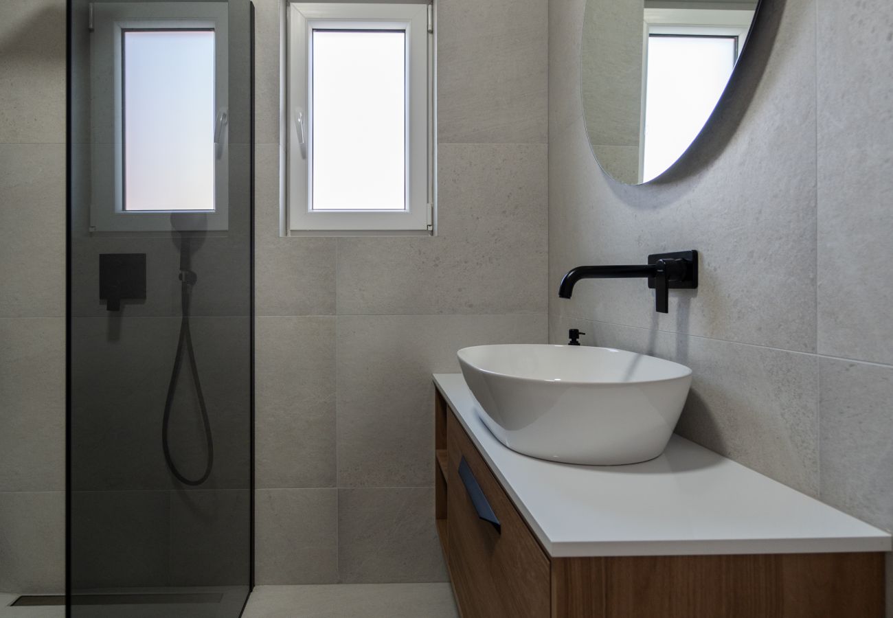 Villa in Turanj - Meerblick Villa Turnea