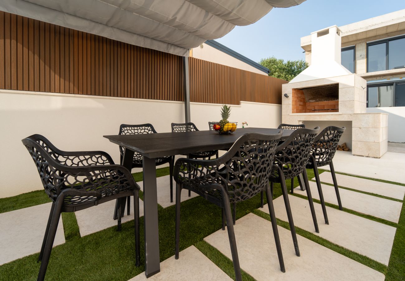 Villa in Turanj - Meerblick Villa Turnea