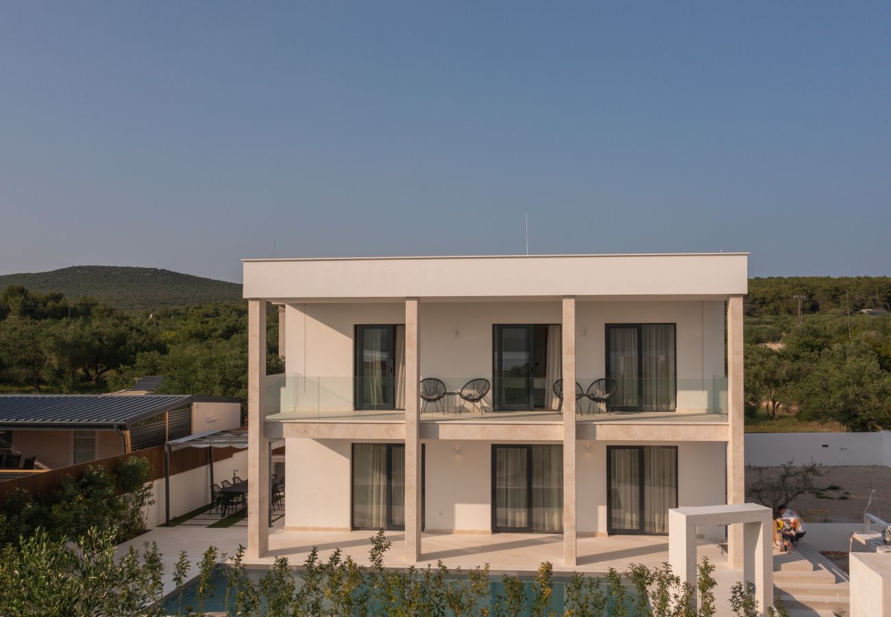 Villa in Turanj - Meerblick Villa Turnea