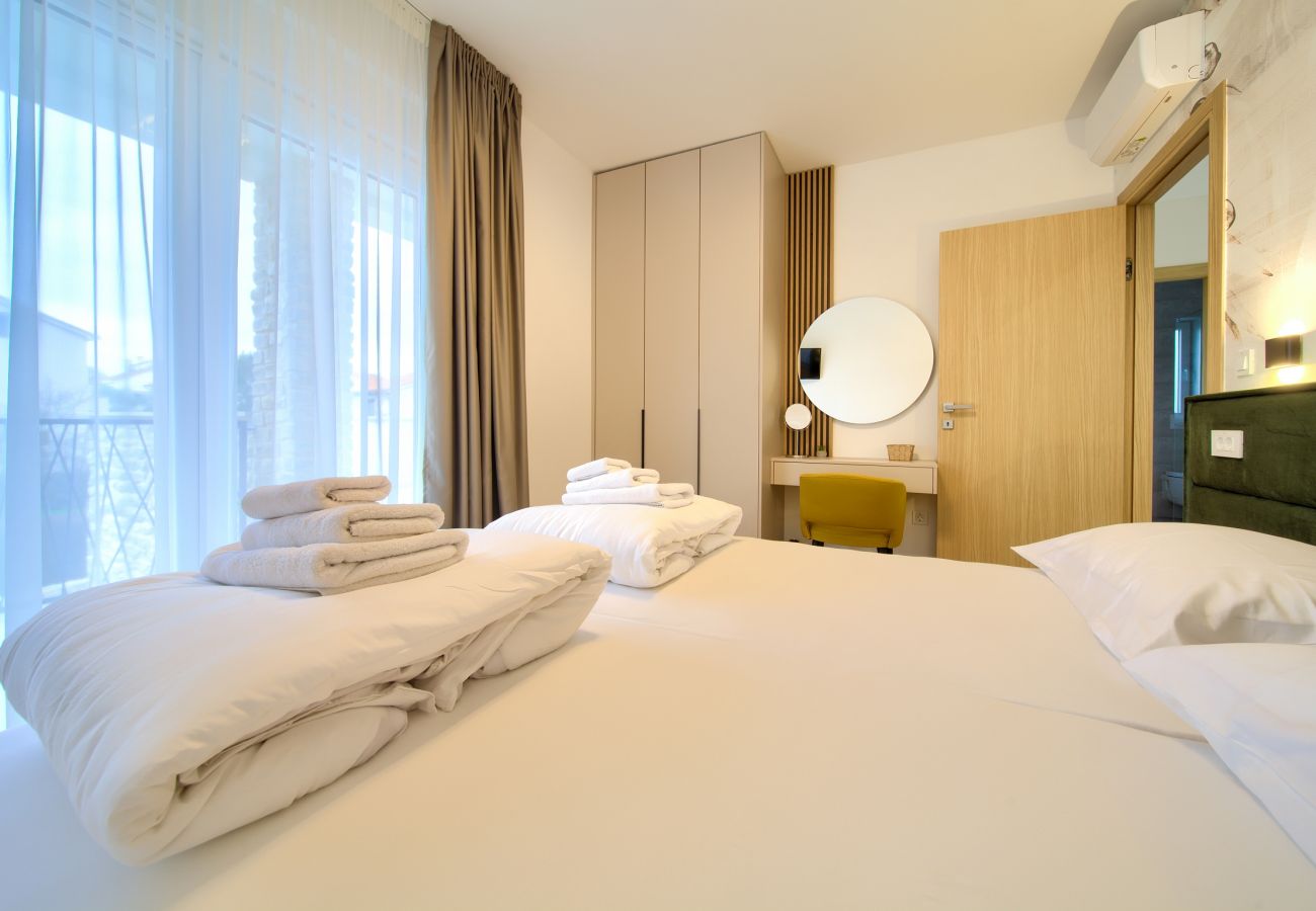 Villa in Njivice - Villa Bellissima mit beheiztem Pool