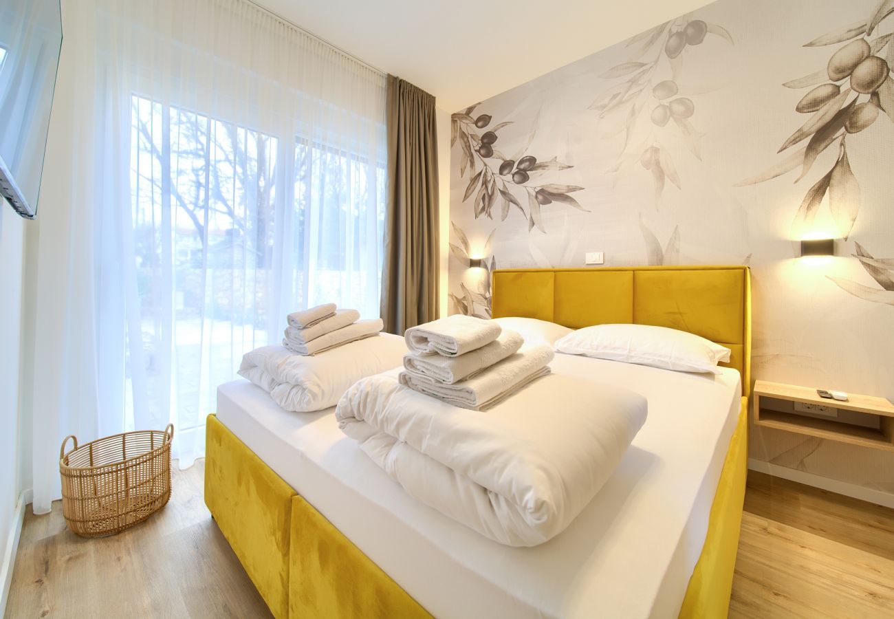 Villa in Njivice - Villa Bellissima mit beheiztem Pool