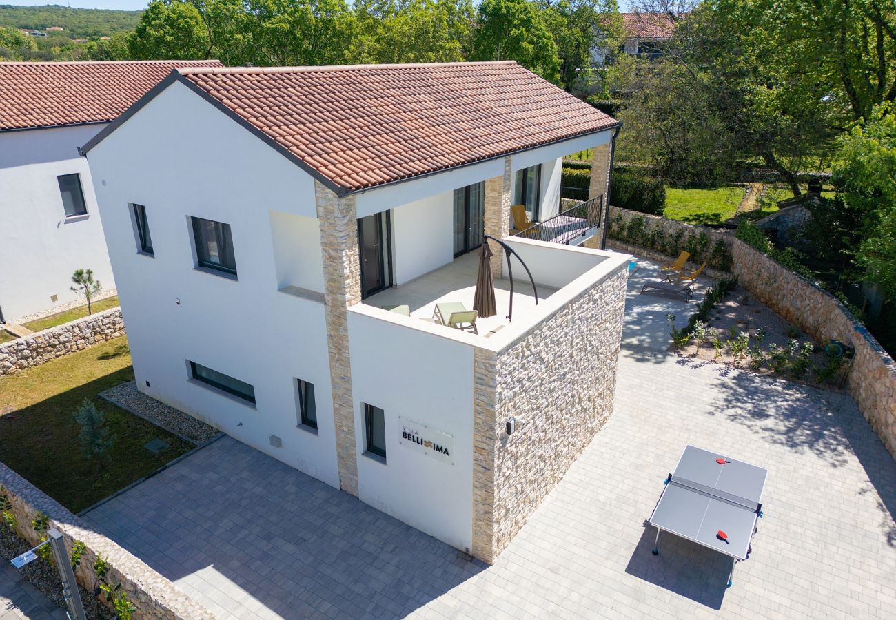 Villa in Njivice - Villa Bellissima mit beheiztem Pool