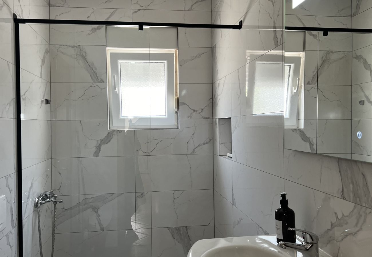 Ferienwohnung in Vir - Apartment Lavaran 1