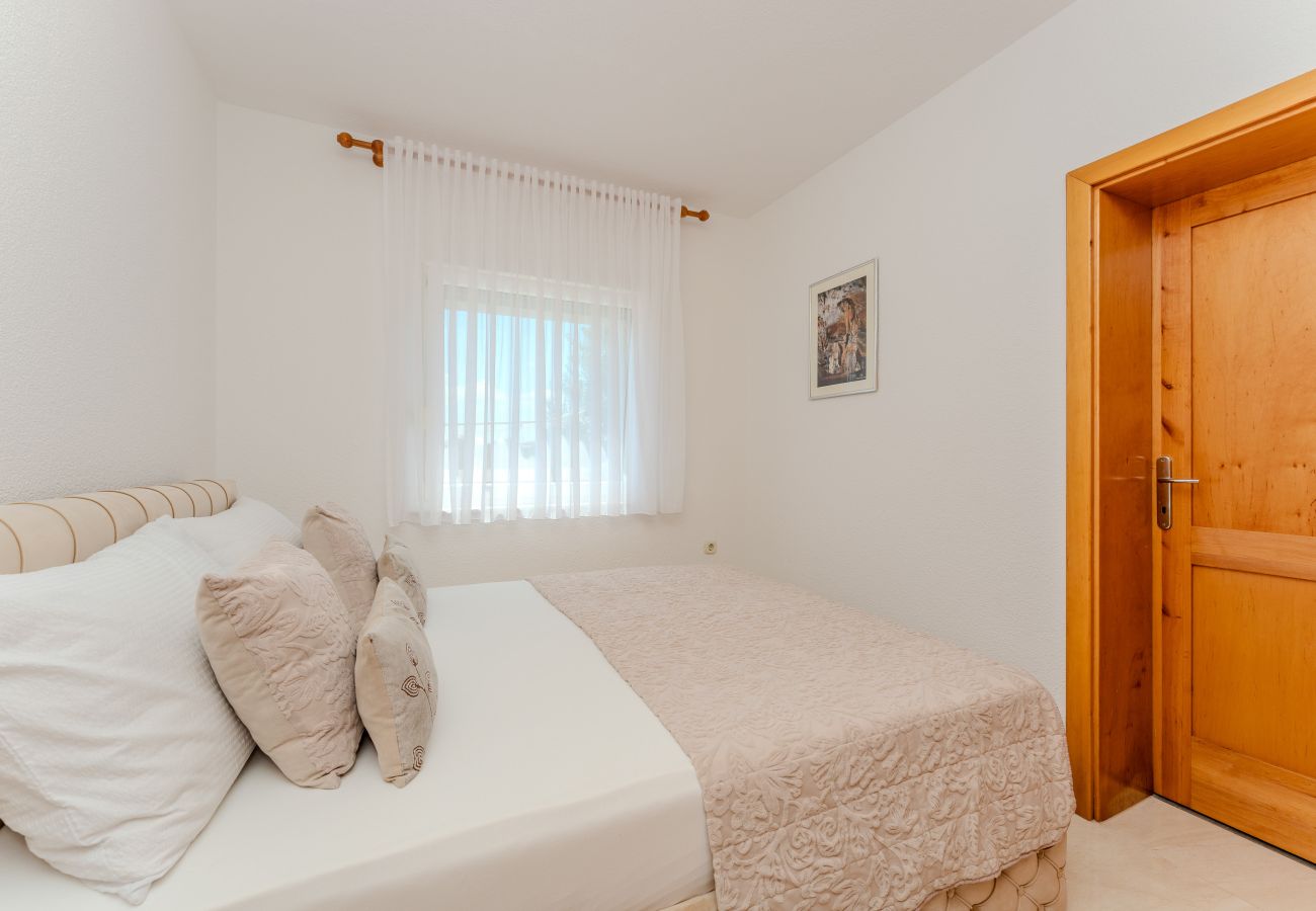 Ferienwohnung in Vir - Apartment Lavaran 1