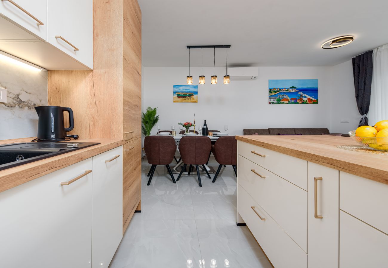 Ferienwohnung in Zadar - Deluxe-Apartment Anelle mit Whirlpool