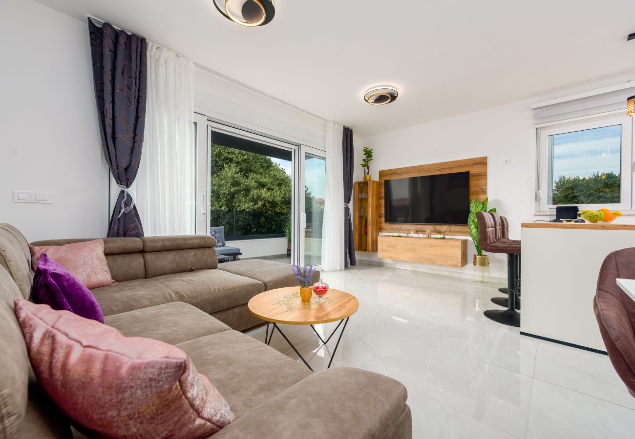 Ferienwohnung in Zadar - Deluxe-Apartment Anelle mit Whirlpool