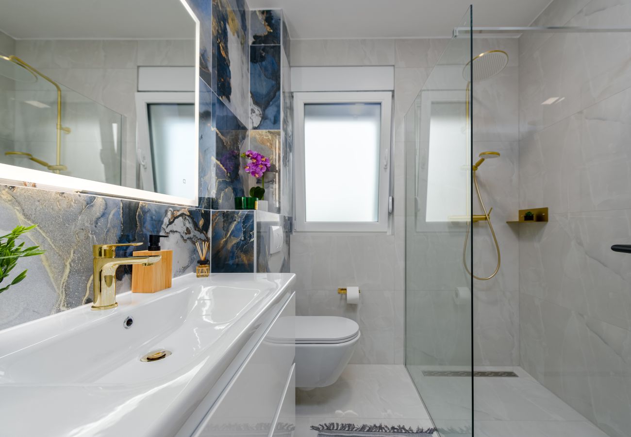 Ferienwohnung in Zadar - Deluxe-Apartment Anelle mit Whirlpool