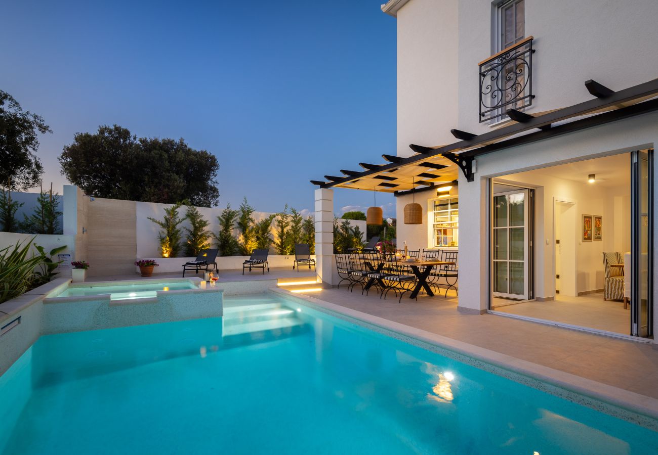 Villa in Ražanj - Villa Verde Ražanj mit beheiztem Pool