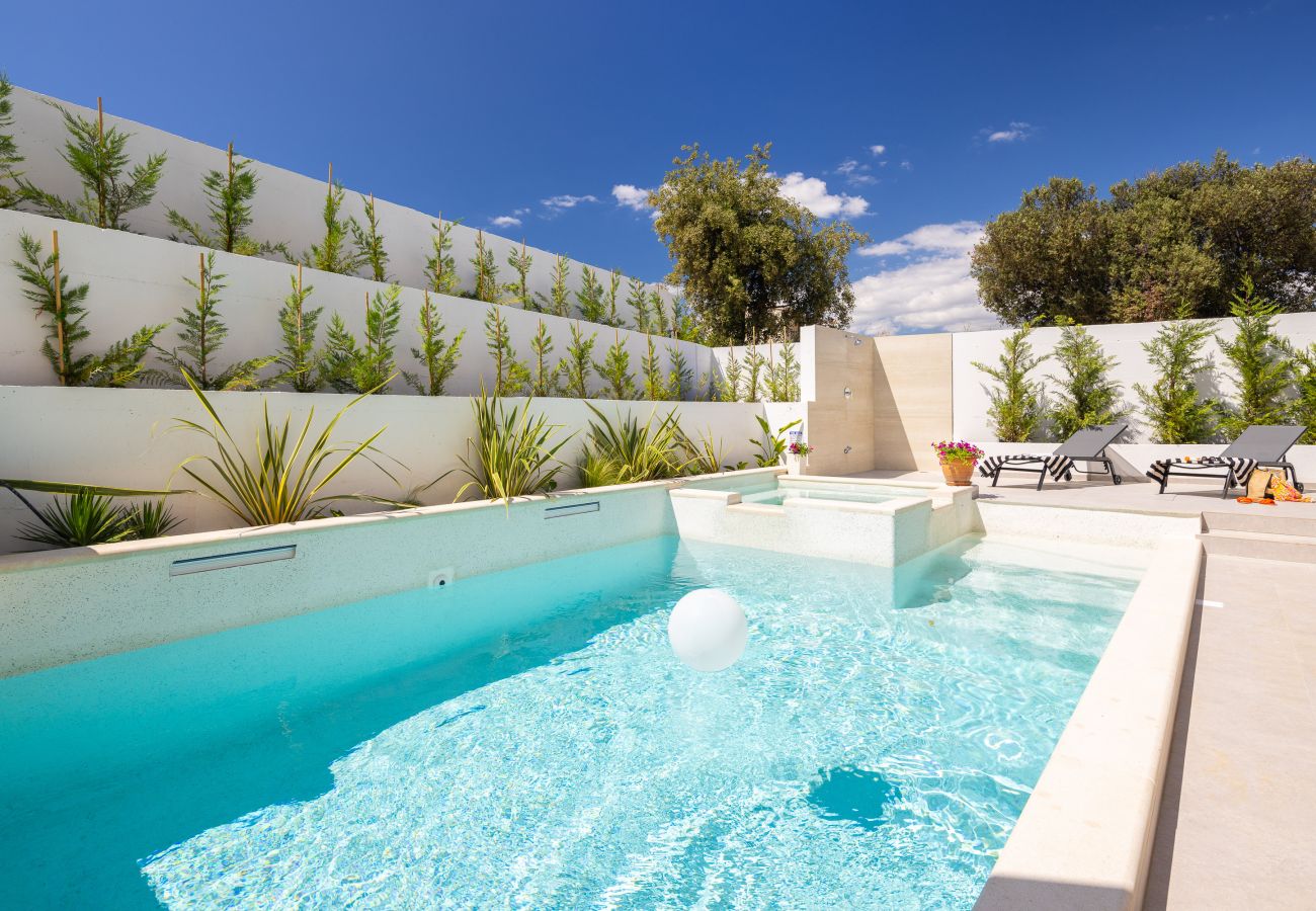 Villa in Ražanj - Villa Verde Ražanj mit beheiztem Pool