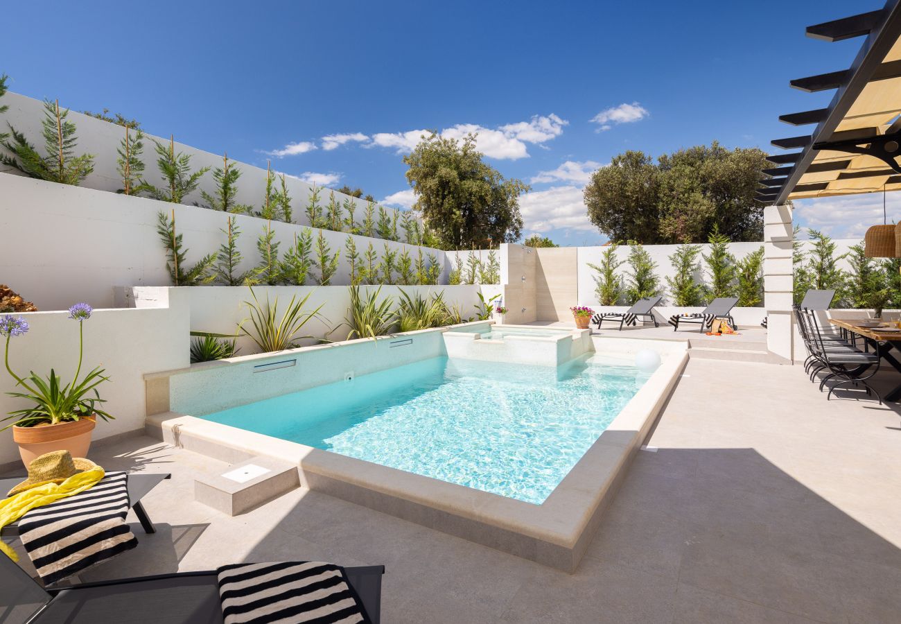Villa in Ražanj - Villa Verde Ražanj mit beheiztem Pool