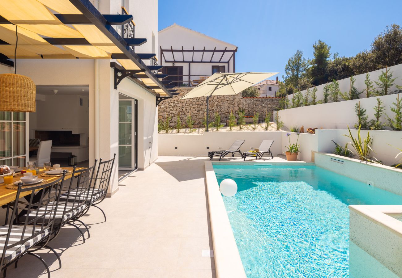 Villa in Ražanj - Villa Verde Ražanj mit beheiztem Pool