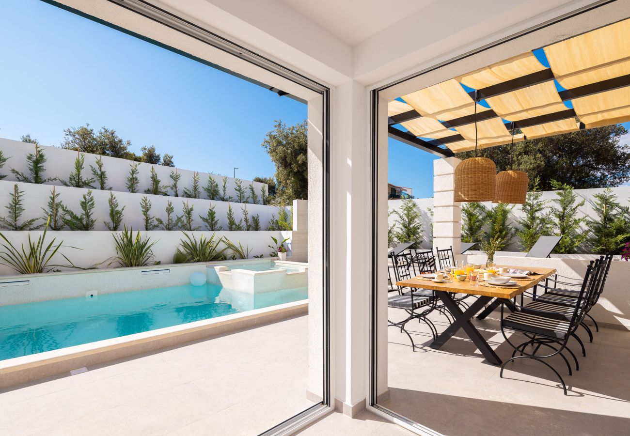 Villa in Ražanj - Villa Verde Ražanj mit beheiztem Pool