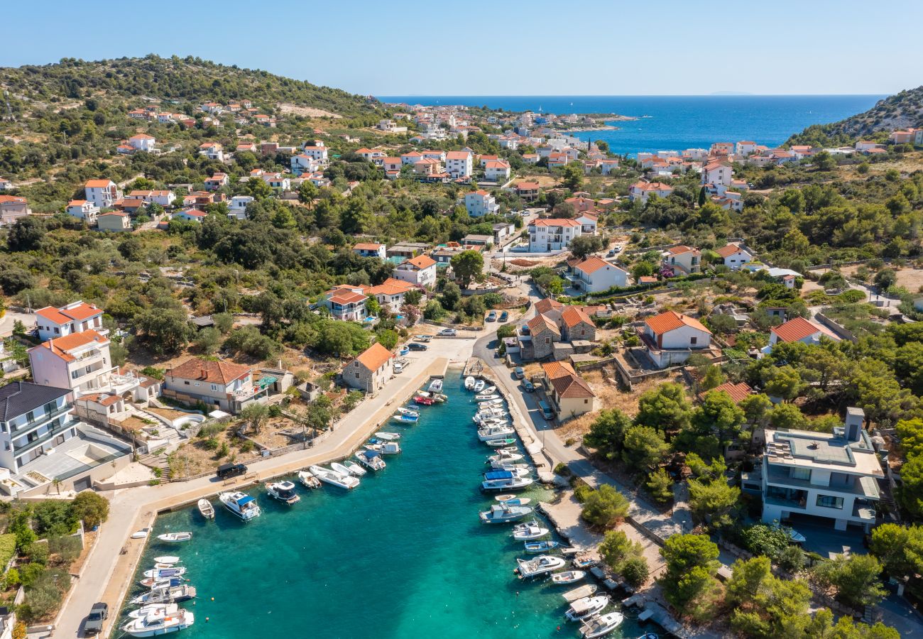 Villa in Ražanj - Villa Verde Ražanj mit beheiztem Pool