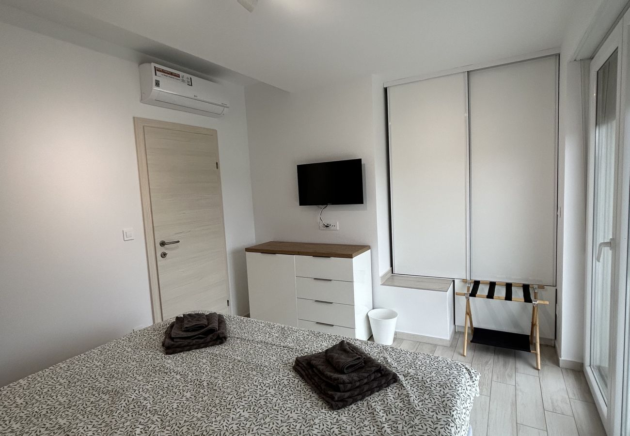 Ferienwohnung in Zaton - Apartment Mariner 1 mit beheiztem Pool