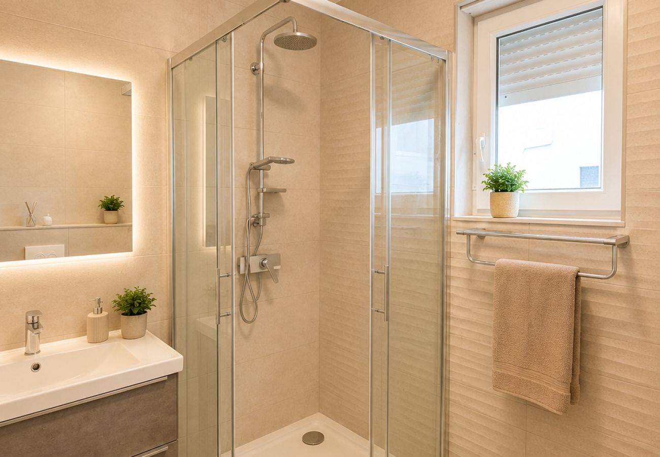 Ferienwohnung in Zaton - Apartment Mariner 1 mit beheiztem Pool