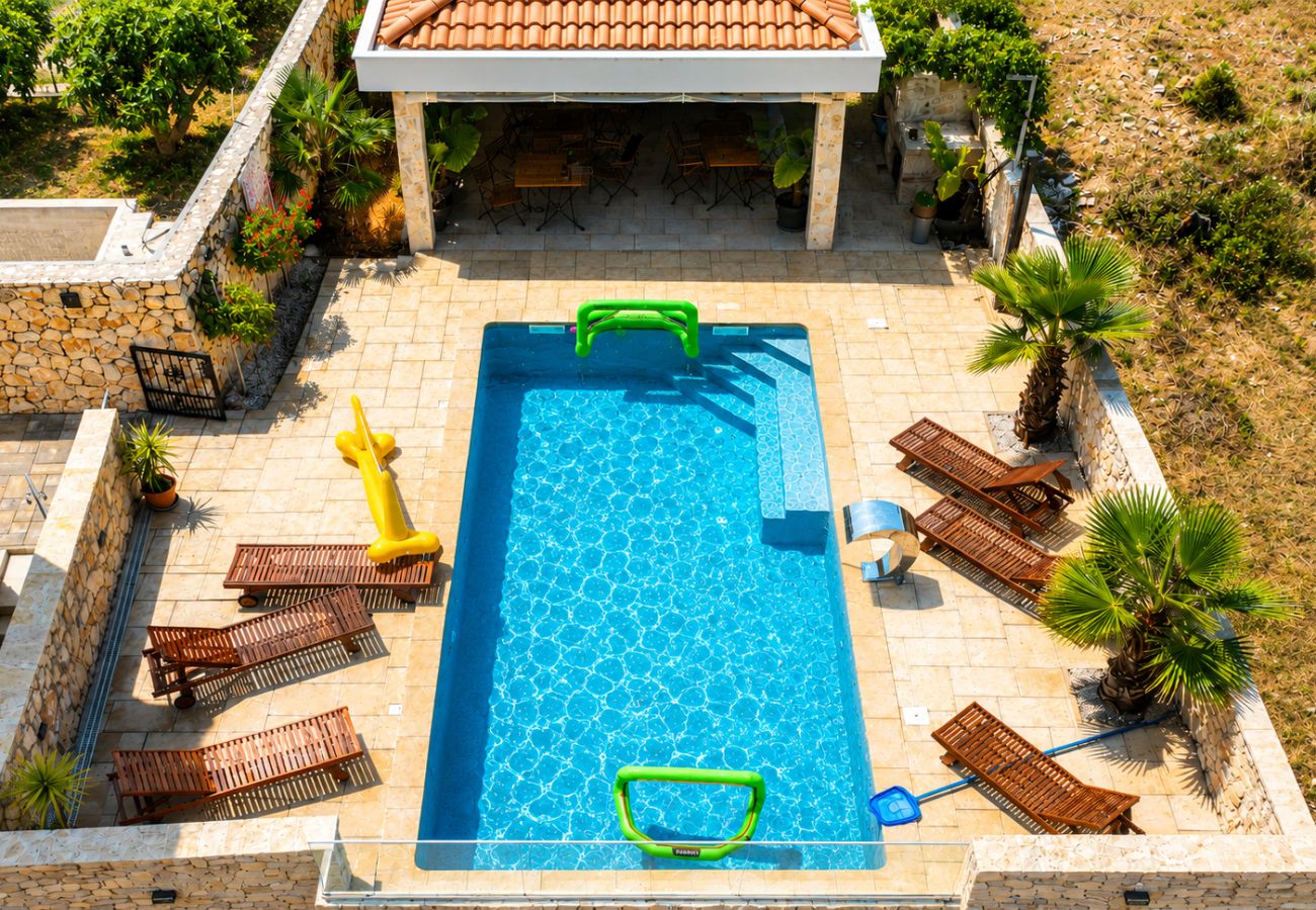 Ferienwohnung in Zaton - Apartment Mariner 1 mit beheiztem Pool
