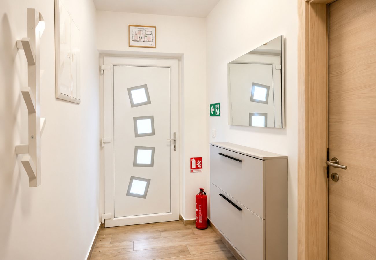Ferienwohnung in Zaton - Apartment Mariner 2 mit beheiztem Pool