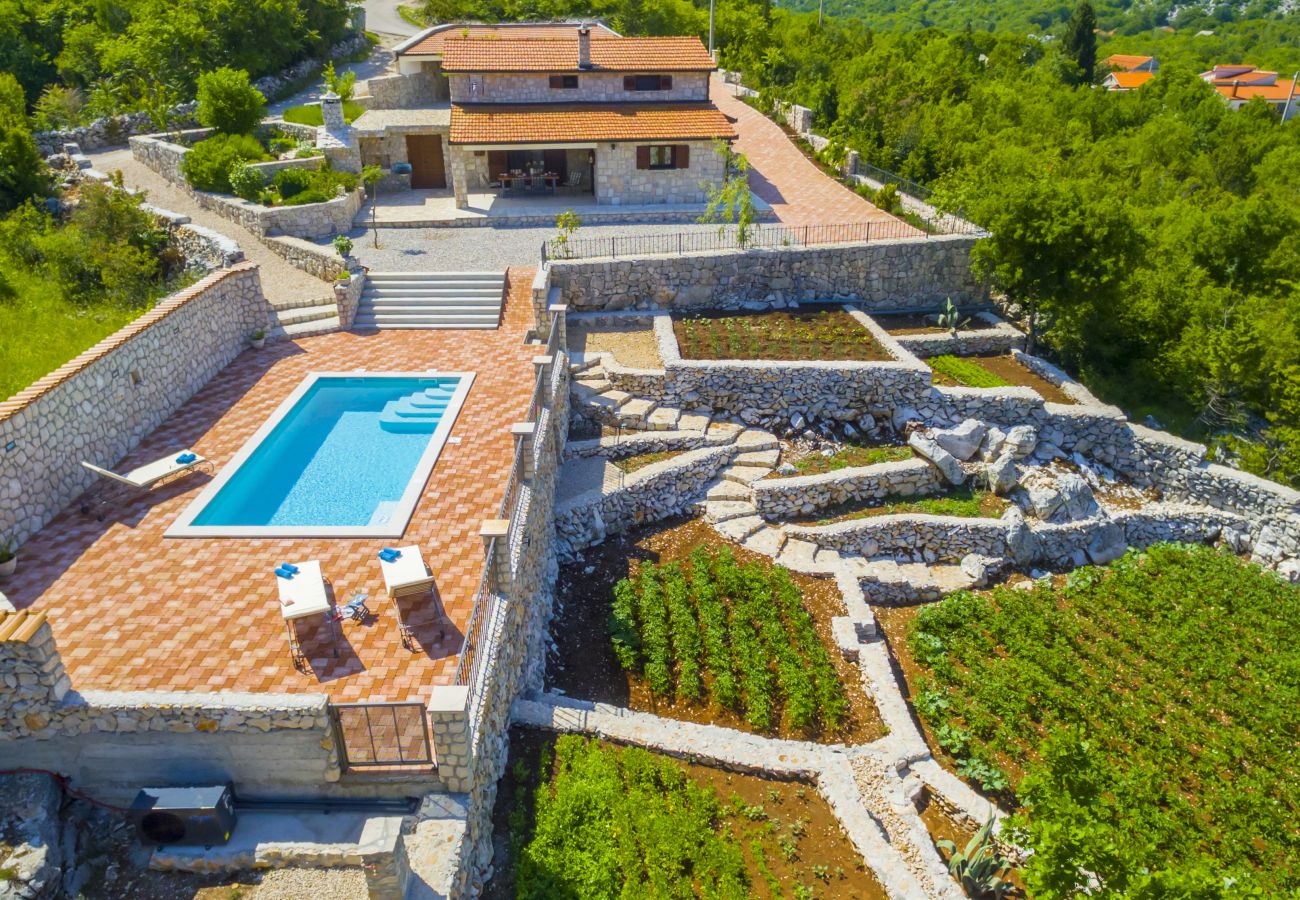 Villa in Duge Njive - Rustikale Villa Fragola mit beheiztem Pool