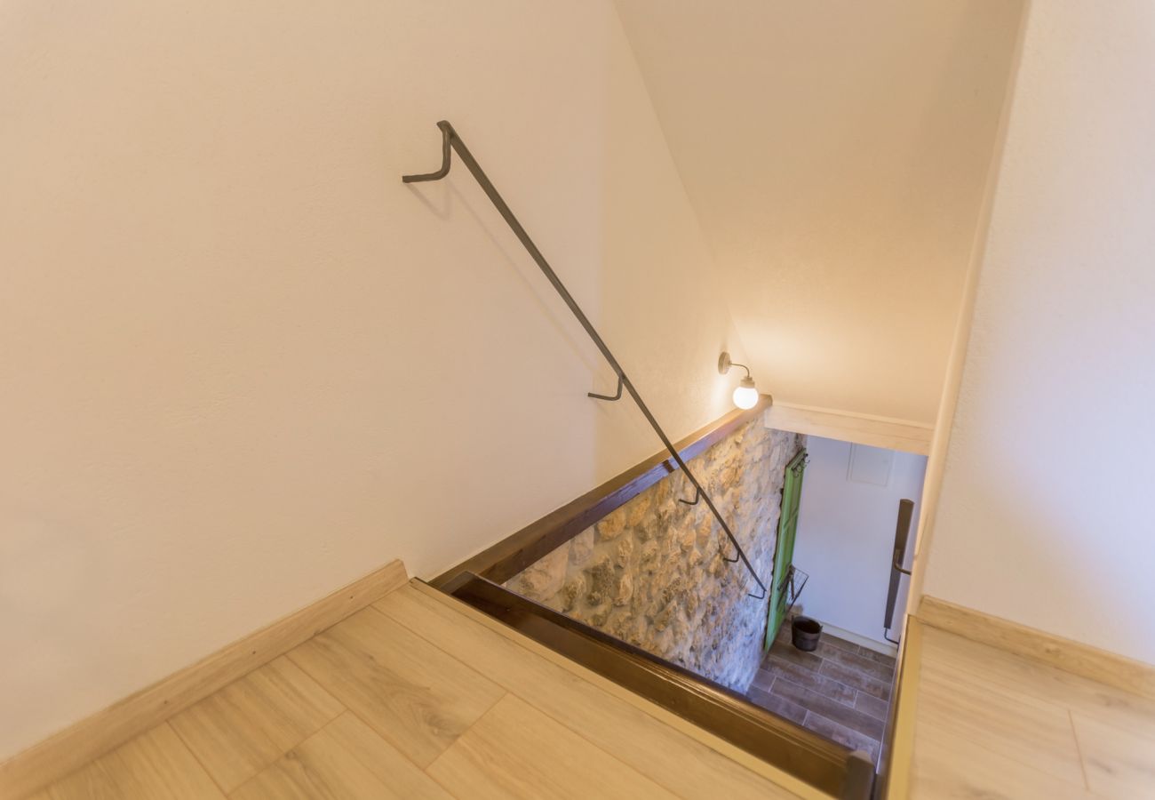 Villa in Duge Njive - Rustikale Villa Fragola mit beheiztem Pool