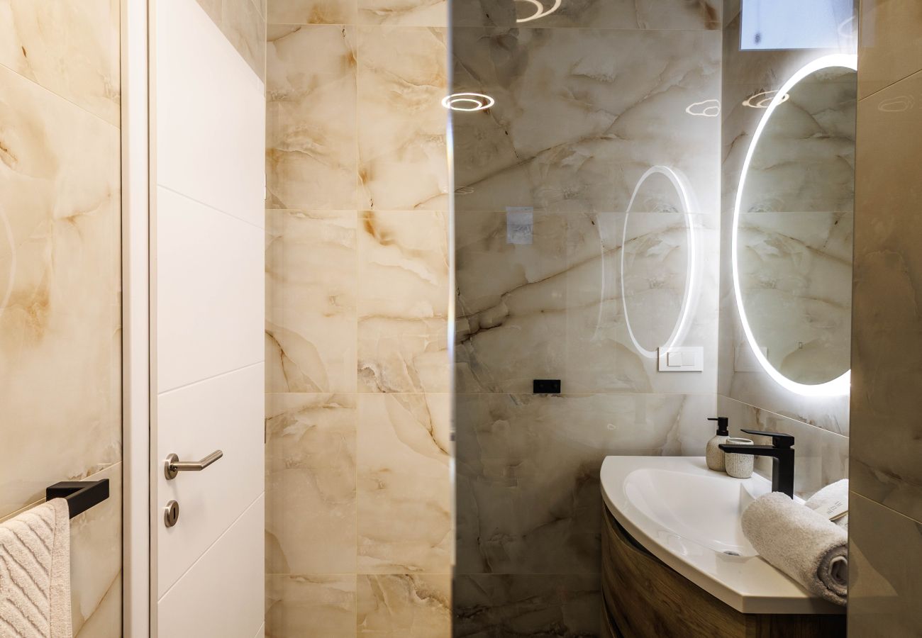 Villa in Sevid - Villa La Fortezza with sea view