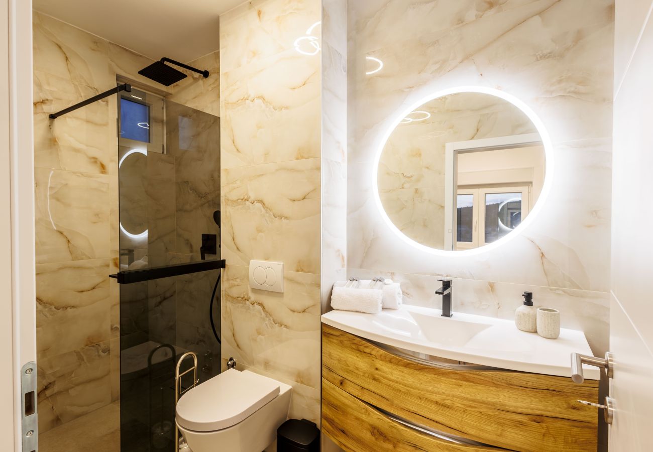 Villa in Sevid - Villa La Fortezza with sea view