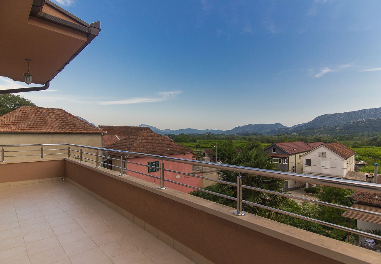 Ferienhaus in Vrgorac - Ferienhaus Vele mit Pool