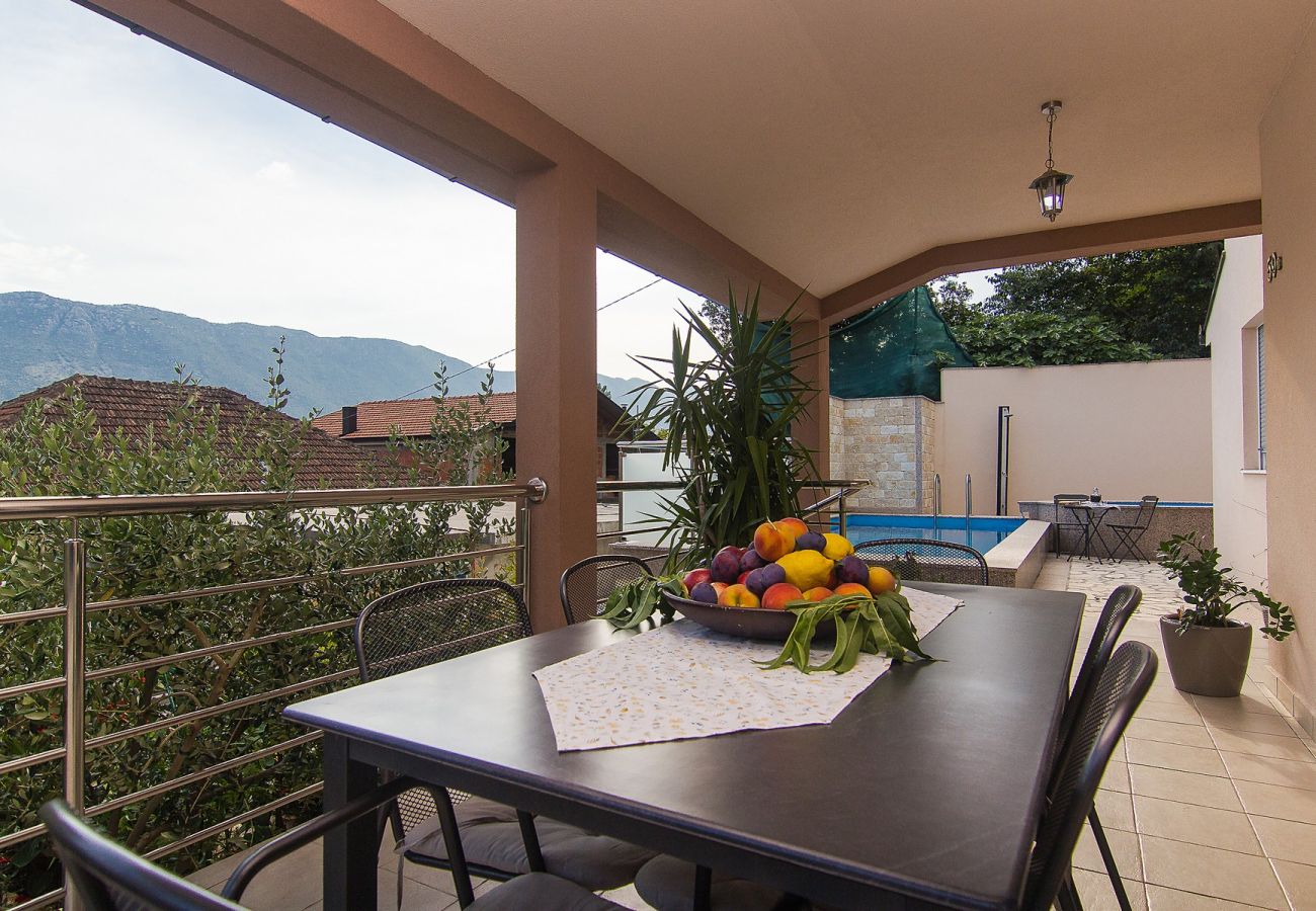 Ferienhaus in Vrgorac - Ferienhaus Vele mit Pool