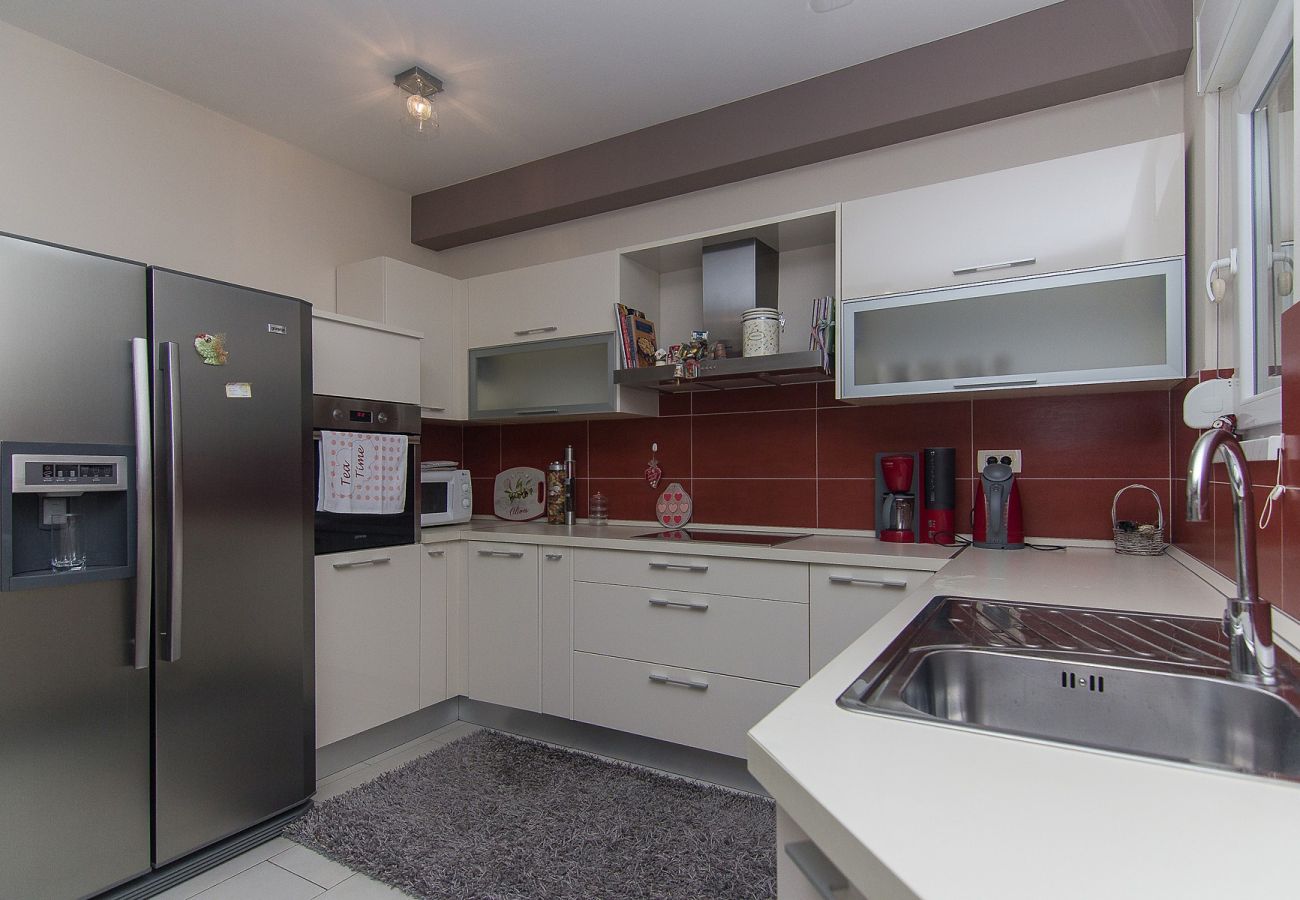 Ferienhaus in Vrgorac - Ferienhaus Vele mit Pool