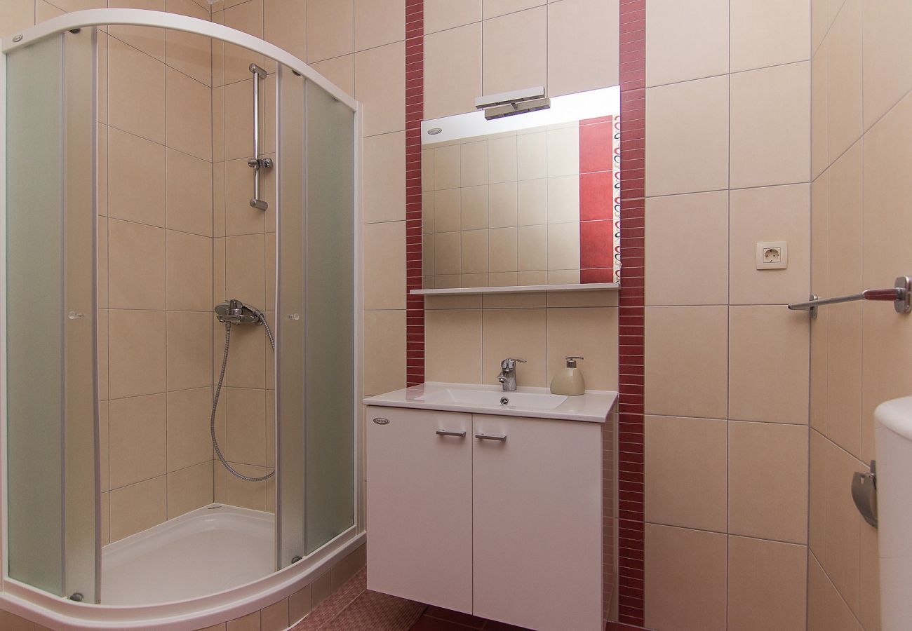 Ferienhaus in Vrgorac - Ferienhaus Vele mit Pool