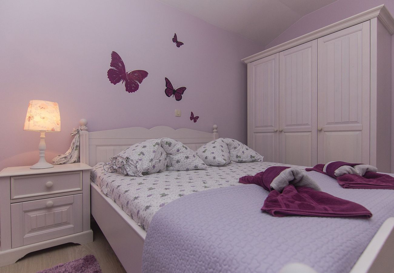 Ferienhaus in Vrgorac - Ferienhaus Vele mit Pool