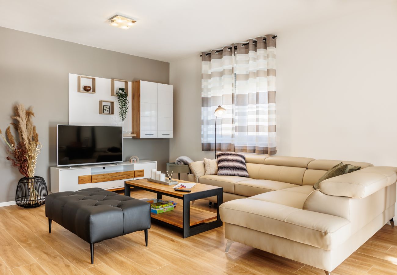 Ferienhaus in Galižana - Ferienhaus Fulia mit Pool