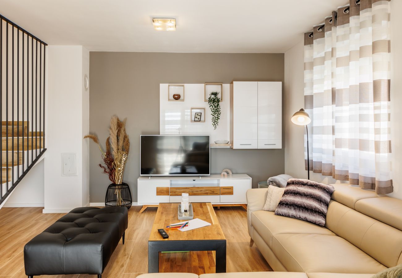 Ferienhaus in Galižana - Ferienhaus Fulia mit Pool