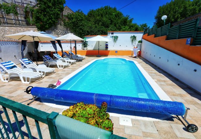Ferienhaus in Vrgorac - Ferienhaus Rocca mit Pool